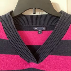 Gap XS V-Neck Sweater